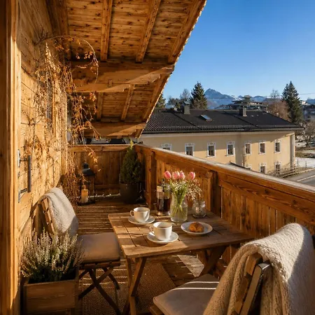 Base28 - Pengelstein Apartment